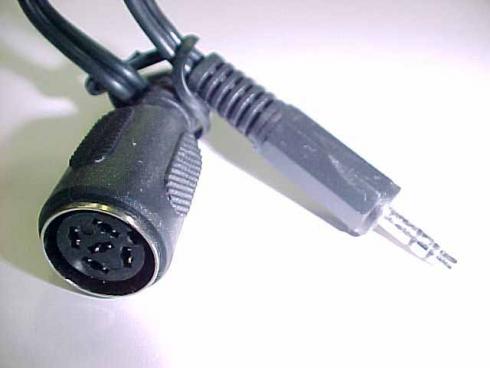 AD4 - 5 DIN NAARAS-3,5mm STEREO UROS