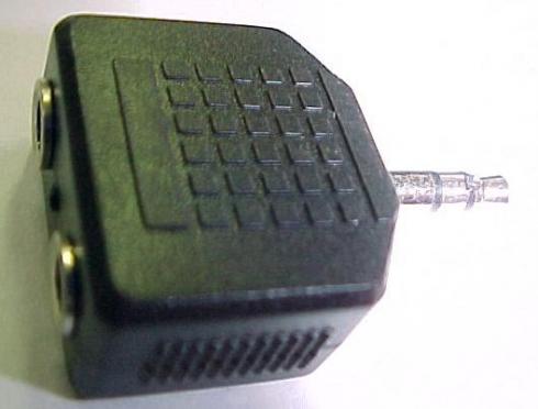 AA634 - 3,5mm STEREO PLUG TO DOUBLE 3,5mm STEREO JACK