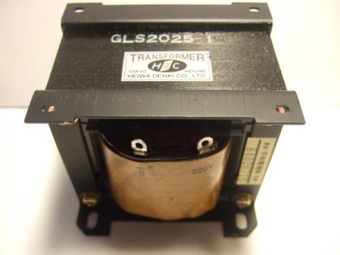 Pakkamuuntaja 900V/30mA - 220/900 VAC