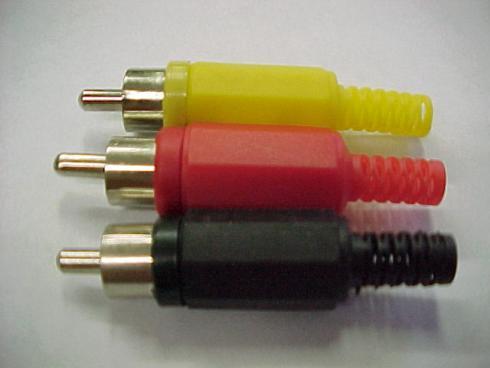 RCA-PLUG. Red - RCA-urosliitin taivutussuojalla, punainen.