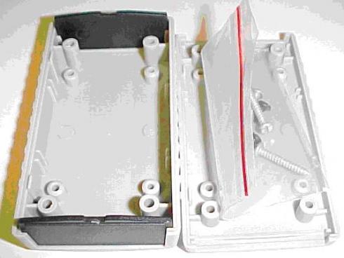 G111 - LAITEKOTELO 90x50x25mm musta-versio