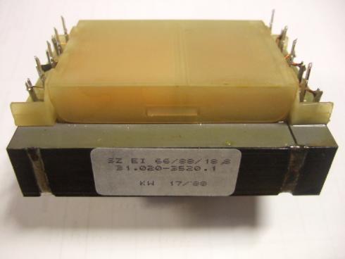 591694 - Piirilevymuuntaja. Nimellisarvot: 2x110V/ 2x20V- 2x1.2A