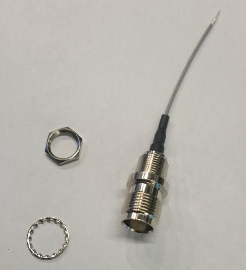 TNC-runko - TNC-Liitin +kaapeli avoimella johdonpäällä.