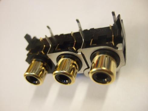 3x RCA-jack - RCA-runkoliitin piirilevylle