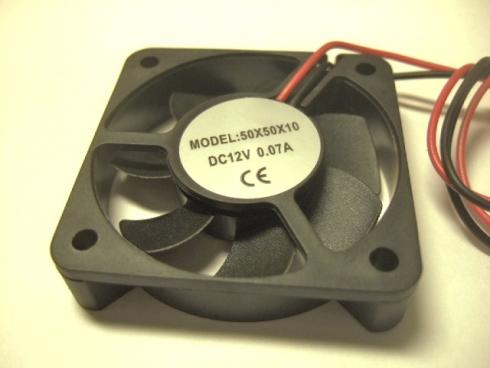 DC FAN 12V 50x50x10 - Laitetuuletin 12VDC/0,07A. Mitat 50x50x10mm