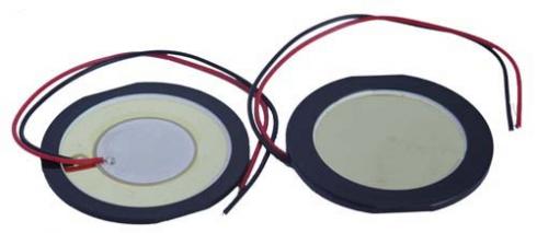 Piezoelementti 50 mm - Käyttö 1..30 V. Res. taajuus n. 3 kHz. Valmis johdotus, reunavahvistukset. Tyyppi: LPT5002W1053-TA-10-3.0-70R. Sopii mm. mikrofoni ja triggerikäyttöön.