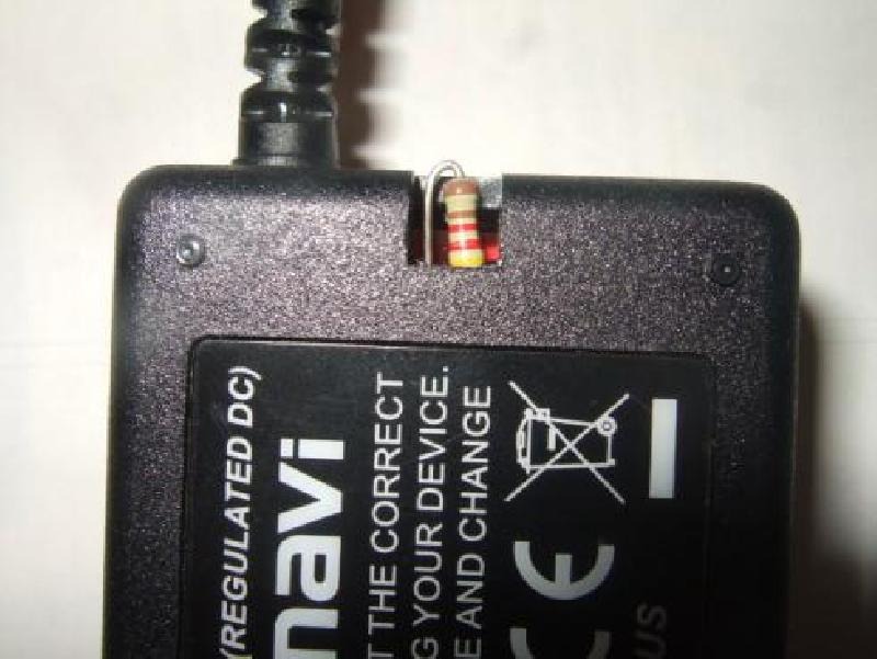 Autonavi DC/DC jännitteentasaaja/muuntaja INPUT:(12) - 24v OUTPUT:12VDC max 2.8 Amp.