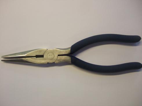 Kärkipihti 200mm - Kärkipihdit, pituus n. 200mm.